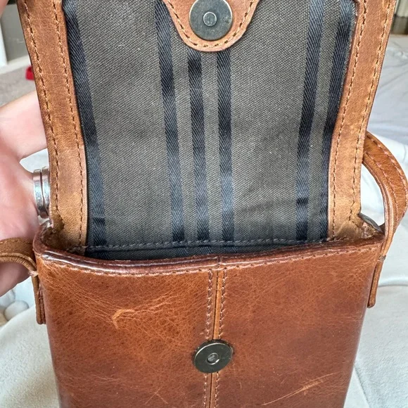 Frye Brown Leather Crossbody Bag, BNWT Phone Window - Picture 4 of 4
